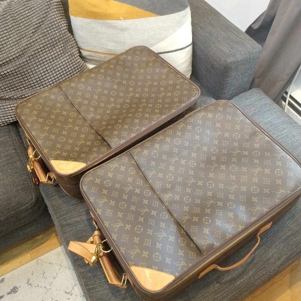 *Authentic* Louis Vuitton Pegase  Carry on